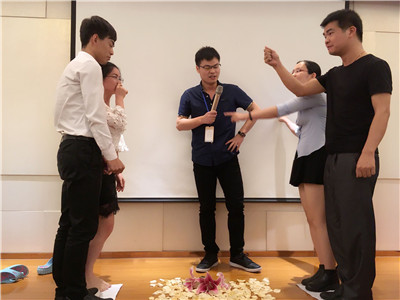 广州APP开发公司91直播
员工五月生日会