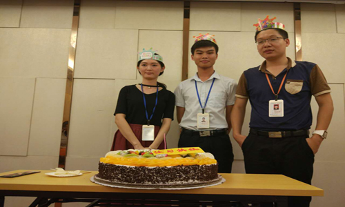 酷暑也难挡广州app开发公司7月生日会