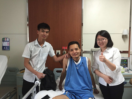 APP公司91直播
探访生病同事小感