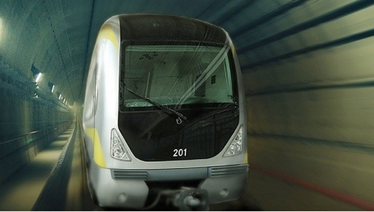 智能地铁app开发 再也不用人挤人 