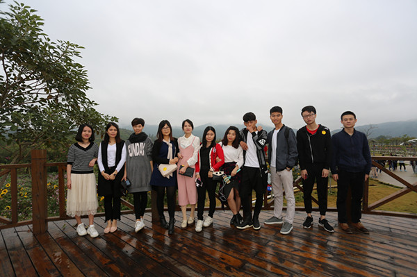 和风细雨中记广州app公司春游