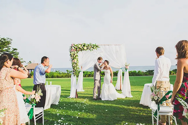 好用的婚礼app定制确保结婚筹备有条不紊--	广州软件开发91直播
