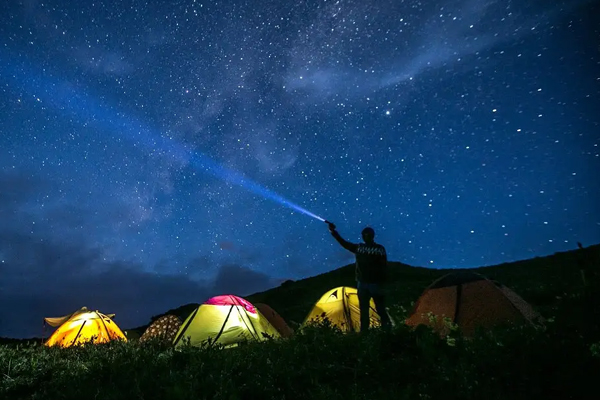 火爆的露营APP定制开发提供营地搜集测评预订等服务--开发软件app公司91直播
