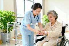 陪护小程序定制开发：解码千亿级市场，构建智慧陪护新生态